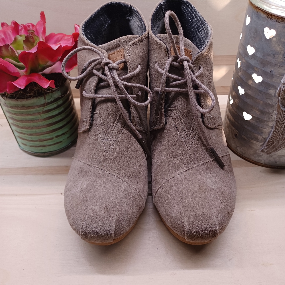 Toms Taupe Lace-Up Boots